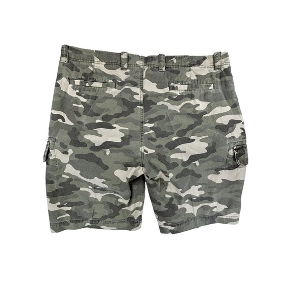 Roundtree & Yorke Camo Cargo Shorts Casuals Men's 42W Classic Fit 10" Inseam - Picture 6 of 9